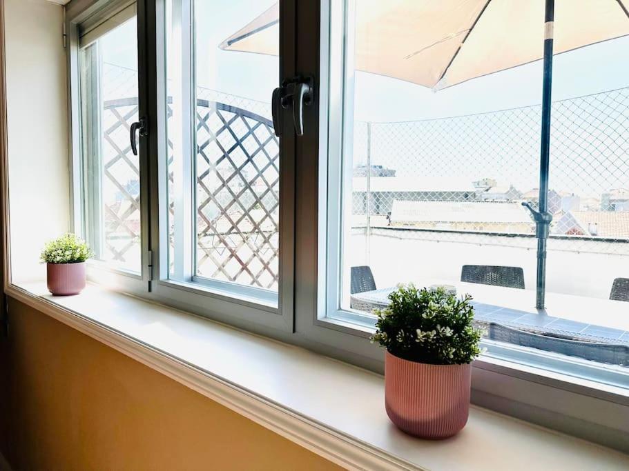 Renovado Com Ac, 2 Wc Completos, Terraco E Garagem Apartment Porto Exterior photo